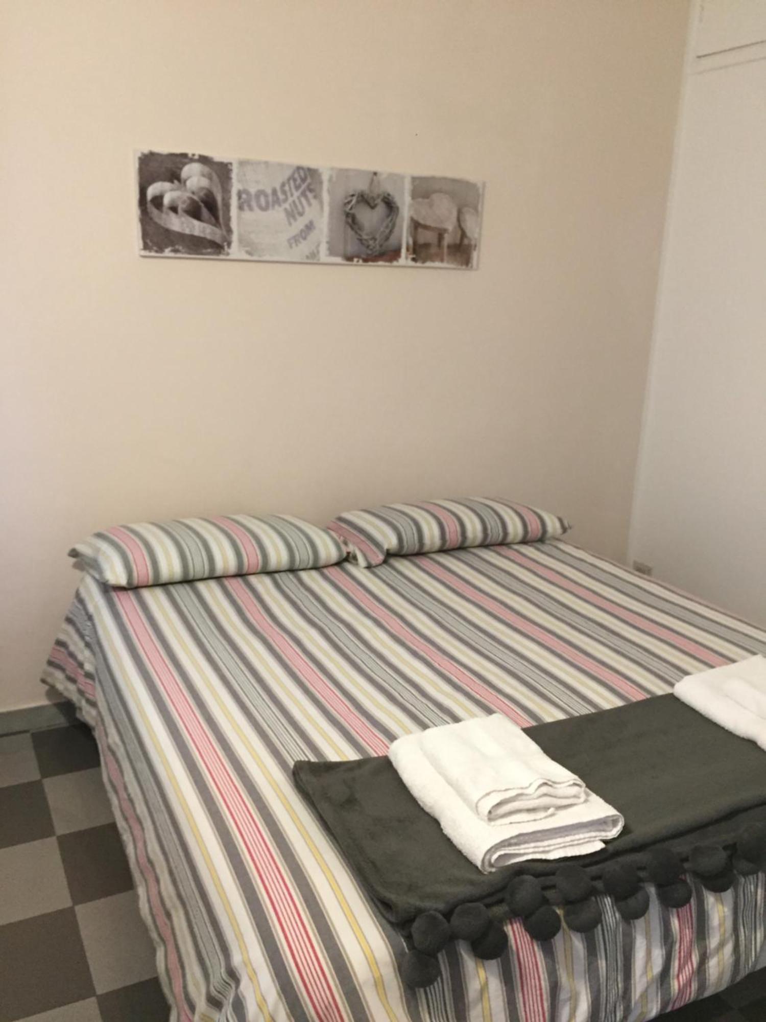 Bed2Go Bed and Breakfast Turin Rum bild